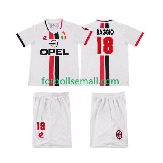 Matchtröjor AC Milan BAGGIO 18 Retro 1996 1997 Kortärmad till Barn (2:a ställ)