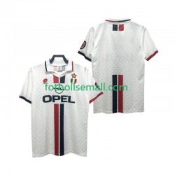 Matchtröjor AC Milan Retro 1996 1997 Kortärmad till Herr (2:a ställ) Matchtröjor AC Milan Retro 1996 1997 Kortärmad till Herr (2:a ställ)