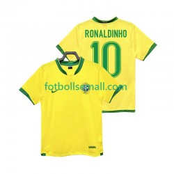 Matchtröjor Brasilien RONALDINHO 10 Retro 2006 Kortärmad till Herr (1:a ställ) Matchtröjor Brasilien RONALDINHO 10 Retro 2006 Kortärmad till Herr (1:a ställ)