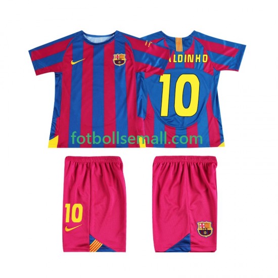 Matchtröjor FC Barcelona RONALDINHO 10 Retro Champions League 2005 2006 Kortärmad till Barn (1:a ställ)
