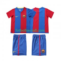 Matchtröjor FC Barcelona Retro 2006 2007 Kortärmad till Barn (1:a ställ) Matchtröjor FC Barcelona Retro 2006 2007 Kortärmad till Barn (1:a ställ)