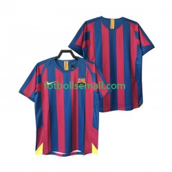Matchtröjor FC Barcelona Retro 2005 2006 Kortärmad till Herr (1:a ställ) Matchtröjor FC Barcelona Retro 2005 2006 Kortärmad till Herr (1:a ställ)
