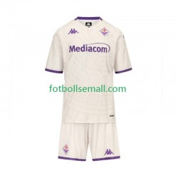 Matchtröjor Fiorentina 2025-2026 Kortärmad till Barn (2:a ställ) Matchtröjor Fiorentina 2025-2026 Kortärmad till Barn (2:a ställ)