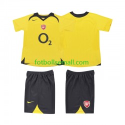 Matchtröjor Arsenal Retro 2005 2006 Kortärmad till Barn (2:a ställ) Matchtröjor Arsenal Retro 2005 2006 Kortärmad till Barn (2:a ställ)