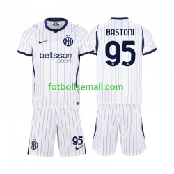 Matchtröjor Inter Milan Alessandro Bastoni 95 2026-2027 Kortärmad till Barn (2:a ställ) Matchtröjor Inter Milan Alessandro Bastoni 95 2026-2027 Kortärmad till Barn (2:a ställ)