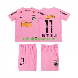 Matchtröjor Santos Neymar JR 11 Retro 2012 2013 Kortärmad till Barn (4:e ställ) Matchtröjor Santos Neymar JR 11 Retro 2012 2013 Kortärmad till Barn (4:e ställ)