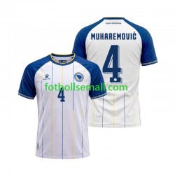 Matchtröjor Bosnien och Hercegovina Tarik Muharemovic 4 World Cup 2026 Kortärmad till Herr (2:a ställ) Matchtröjor Bosnien och Hercegovina Tarik Muharemovic 4 World Cup 2026 Kortärmad till Herr (2:a ställ)