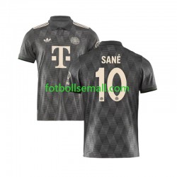 Matchtröjor FC Bayern München SANE 10 Octoberfest 2024-2025 Kortärmad till Herr (4:e ställ)