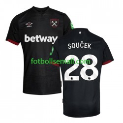 Matchtröjor West Ham United SOUCEK 28 2024-2025 Kortärmad till Herr (2:a ställ) Matchtröjor West Ham United SOUCEK 28 2024-2025 Kortärmad till Herr (2:a ställ)
