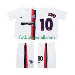 Matchtröjor AC Milan RONALDINHO 10 Retro 2002 2003 Kortärmad till Barn (2:a ställ) Matchtröjor AC Milan RONALDINHO 10 Retro 2002 2003 Kortärmad till Barn (2:a ställ)