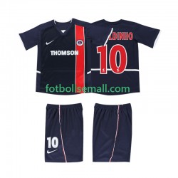 Matchtröjor AC Milan RONALDINHO 10 Retro 2002 2003 Kortärmad till Barn (1:a ställ) Matchtröjor AC Milan RONALDINHO 10 Retro 2002 2003 Kortärmad till Barn (1:a ställ)