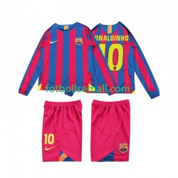 Matchtröjor FC Barcelona RONALDINHO 10 Retro 2005 2006 Långärmad till Barn (1:a ställ) Matchtröjor FC Barcelona RONALDINHO 10 Retro 2005 2006 Långärmad till Barn (1:a ställ)