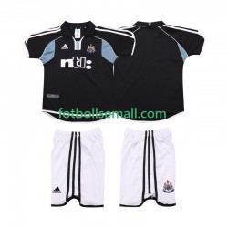 Matchtröjor Newcastle United Retro 2000 2001 Kortärmad till Barn (2:a ställ) Matchtröjor Newcastle United Retro 2000 2001 Kortärmad till Barn (2:a ställ)
