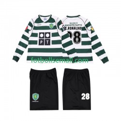 Matchtröjor Sporting Lissabon Cristiano Ronaldo 28 Retro 2001 2003 Långärmad till Barn (1:a ställ) Matchtröjor Sporting Lissabon Cristiano Ronaldo 28 Retro 2001 2003 Långärmad till Barn (1:a ställ)